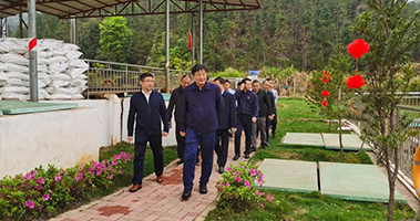 贛州市委常委、常務(wù)副市長高世文一行先后到挺進(jìn)環(huán)保定南馬山逕、龍南黃沙稀土尾水項(xiàng)目調(diào)研