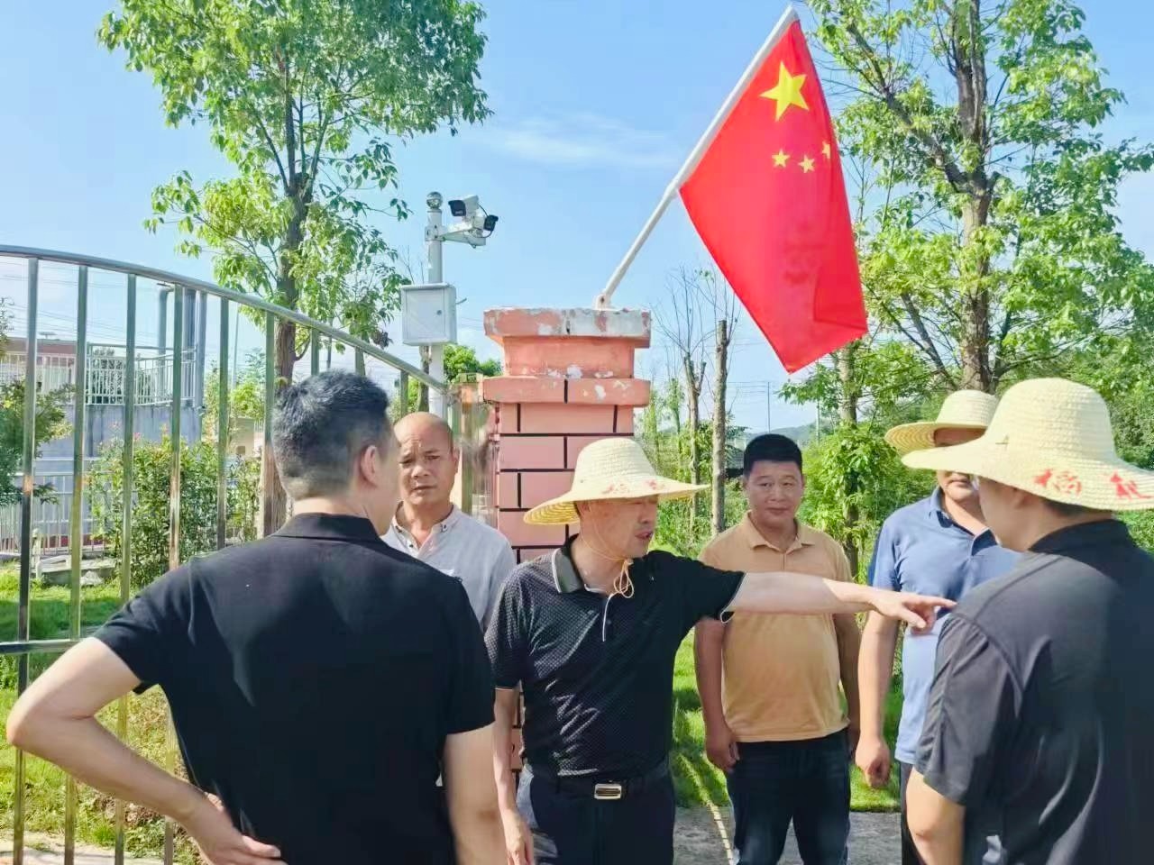贛州市政府副市長(zhǎng)、區(qū)委書(shū)記連天浪一行蒞臨我司污水處理廠(chǎng)指導(dǎo)